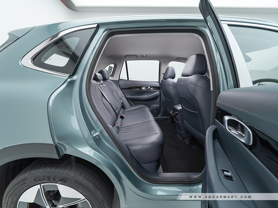 https://i.i-sgcm.com/new_cars/cars/22034/22034_g14