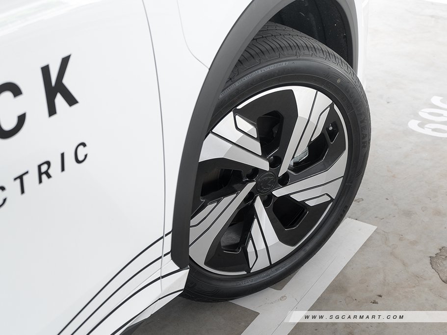 https://i.i-sgcm.com/new_cars/cars/22034/22034_g22
