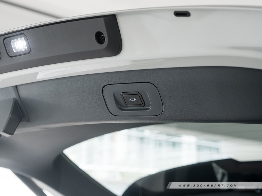 https://i.i-sgcm.com/new_cars/cars/22034/22034_g37