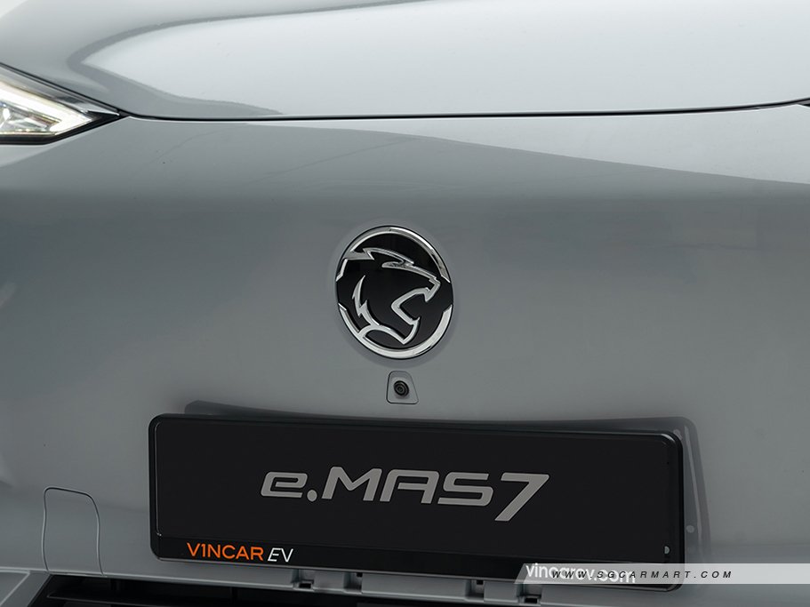 https://i.i-sgcm.com/new_cars/cars/22034/22034_g44