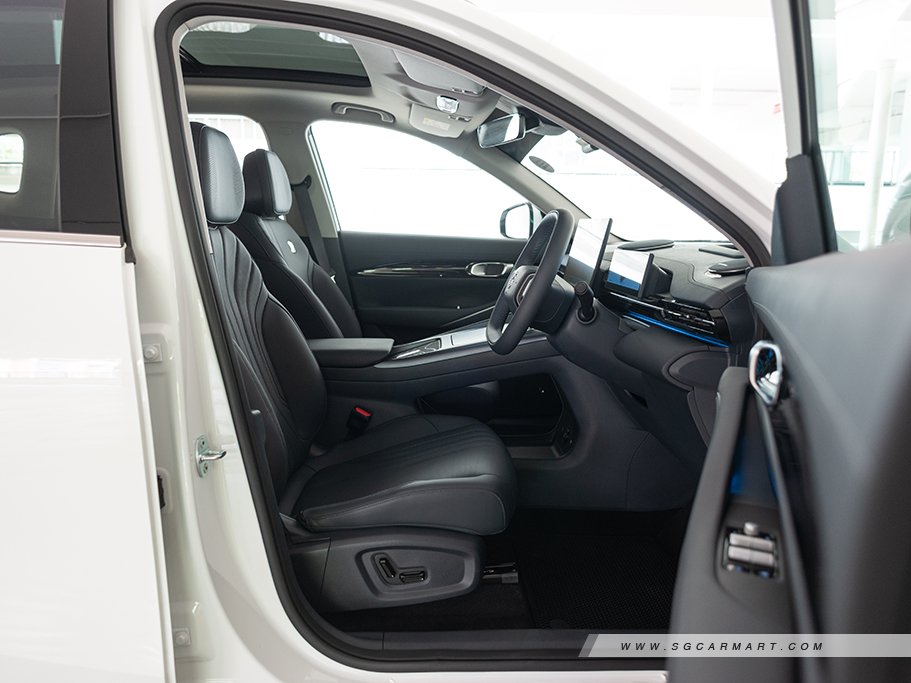 https://i.i-sgcm.com/new_cars/cars/22034/22034_g90