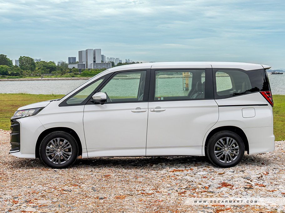 https://i.i-sgcm.com/new_cars/cars/22038/22038_g4