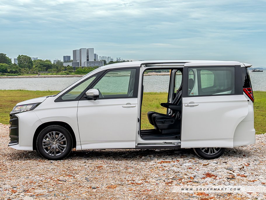 https://i.i-sgcm.com/new_cars/cars/22038/22038_g5