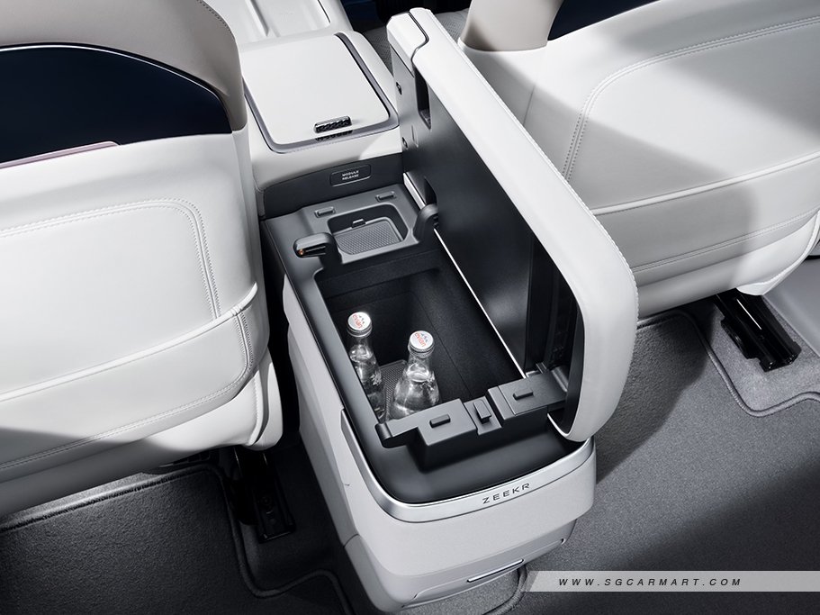 https://i.i-sgcm.com/new_cars/cars/22040/22040_g15