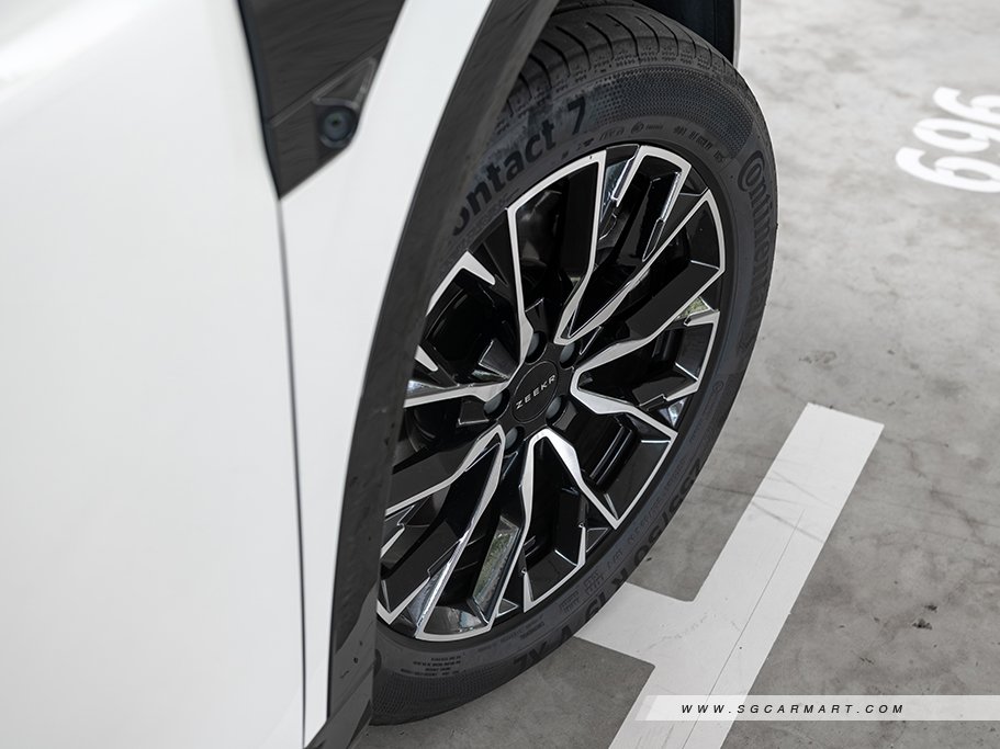 https://i.i-sgcm.com/new_cars/cars/22040/22040_g48
