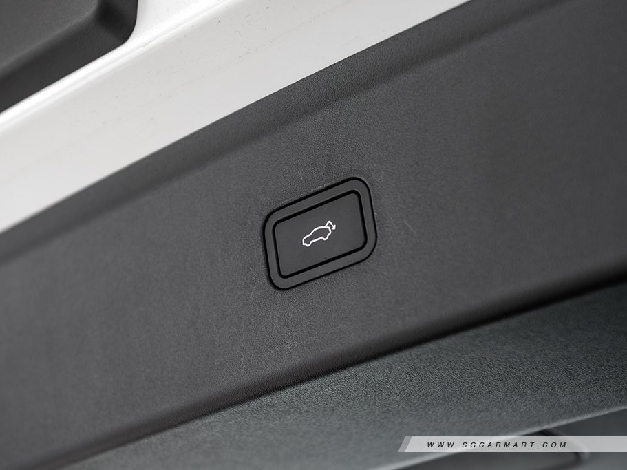 https://i.i-sgcm.com/new_cars/cars/22040/22040_g63