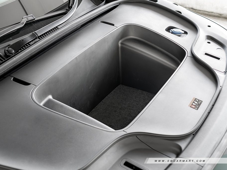 https://i.i-sgcm.com/new_cars/cars/22040/22040_g64