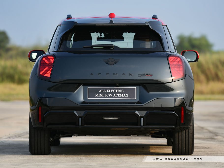 https://i.i-sgcm.com/new_cars/cars/22044/22044_g11