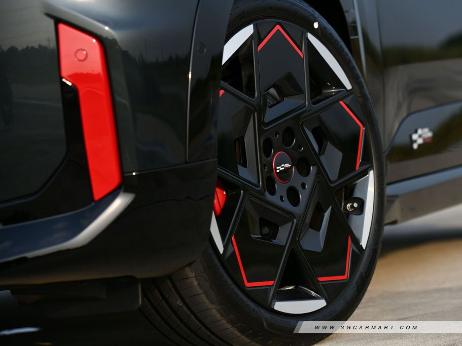 https://i.i-sgcm.com/new_cars/cars/22044/22044_g12