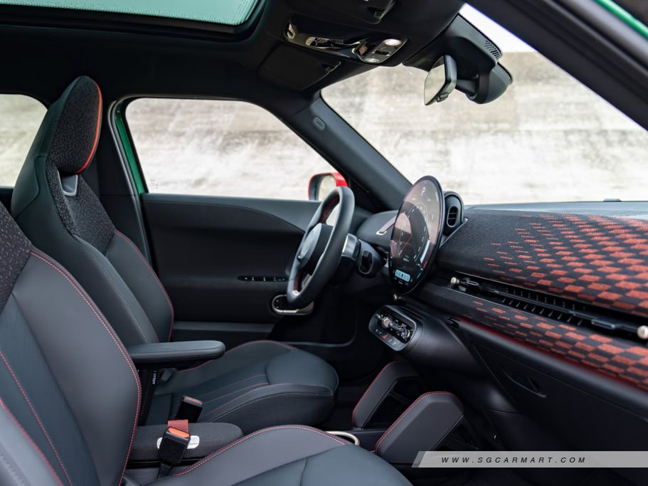 https://i.i-sgcm.com/new_cars/cars/22044/22044_g15