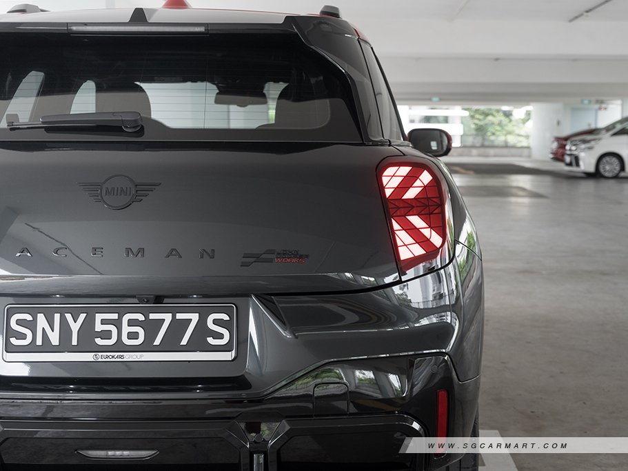 https://i.i-sgcm.com/new_cars/cars/22044/22044_g24