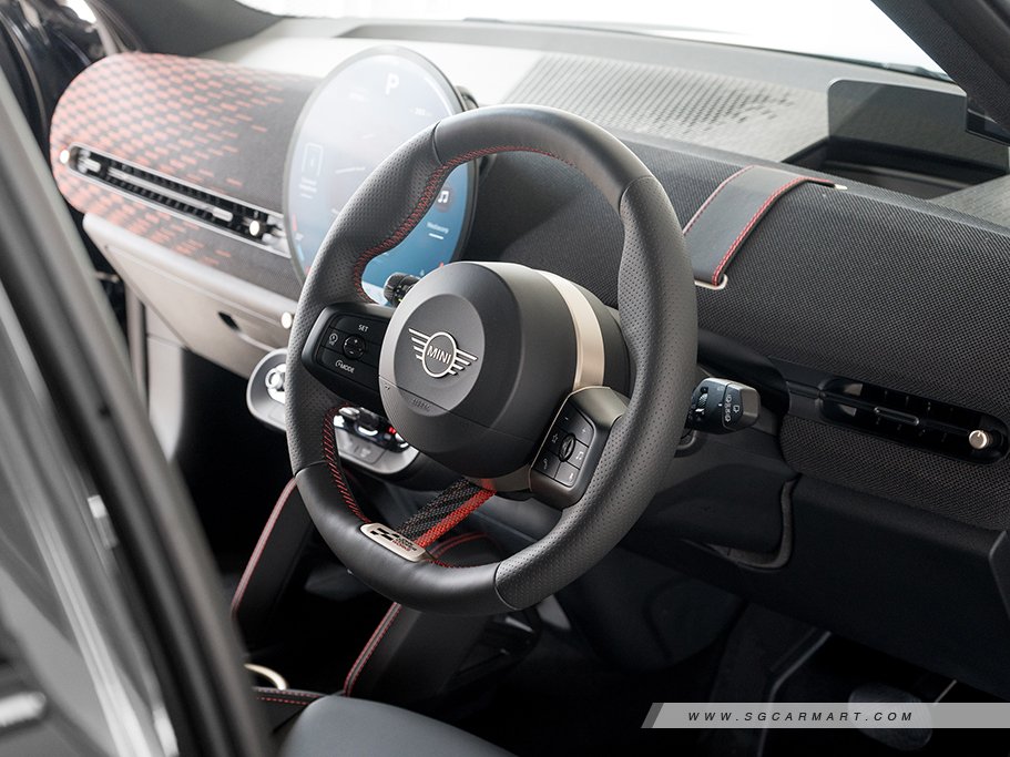 https://i.i-sgcm.com/new_cars/cars/22044/22044_g27