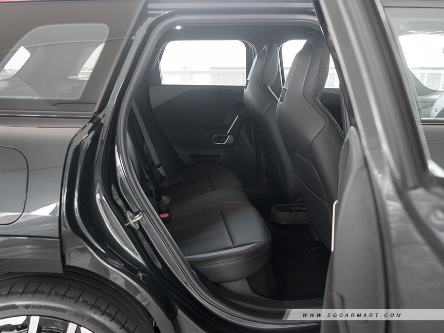 https://i.i-sgcm.com/new_cars/cars/22044/22044_g38
