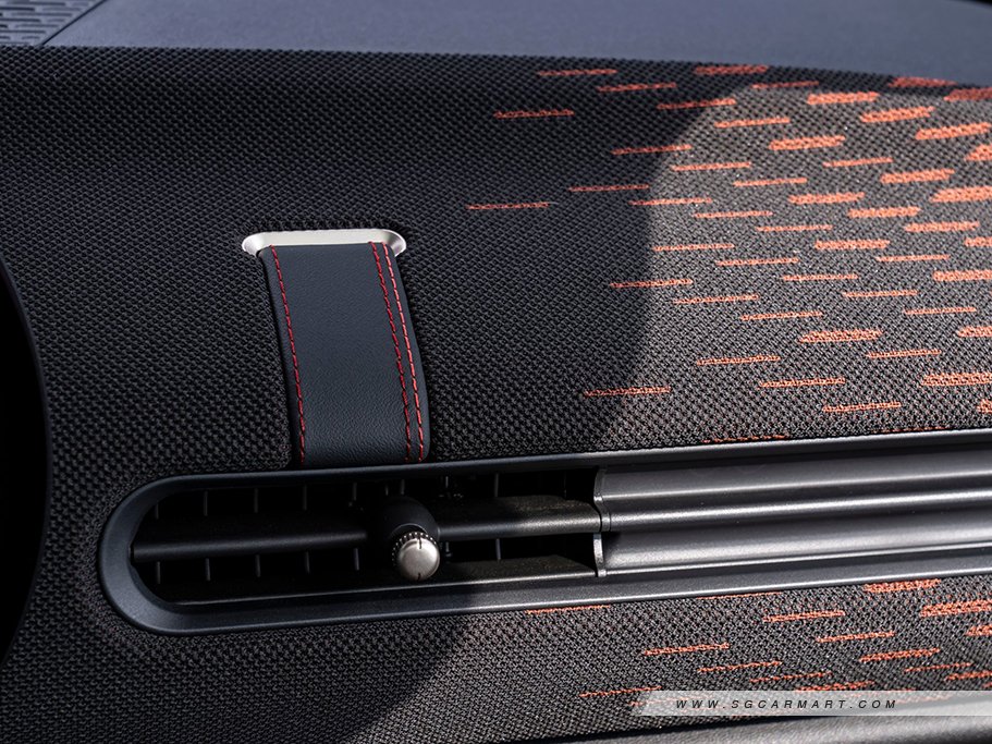 https://i.i-sgcm.com/new_cars/cars/22047/22047_g10