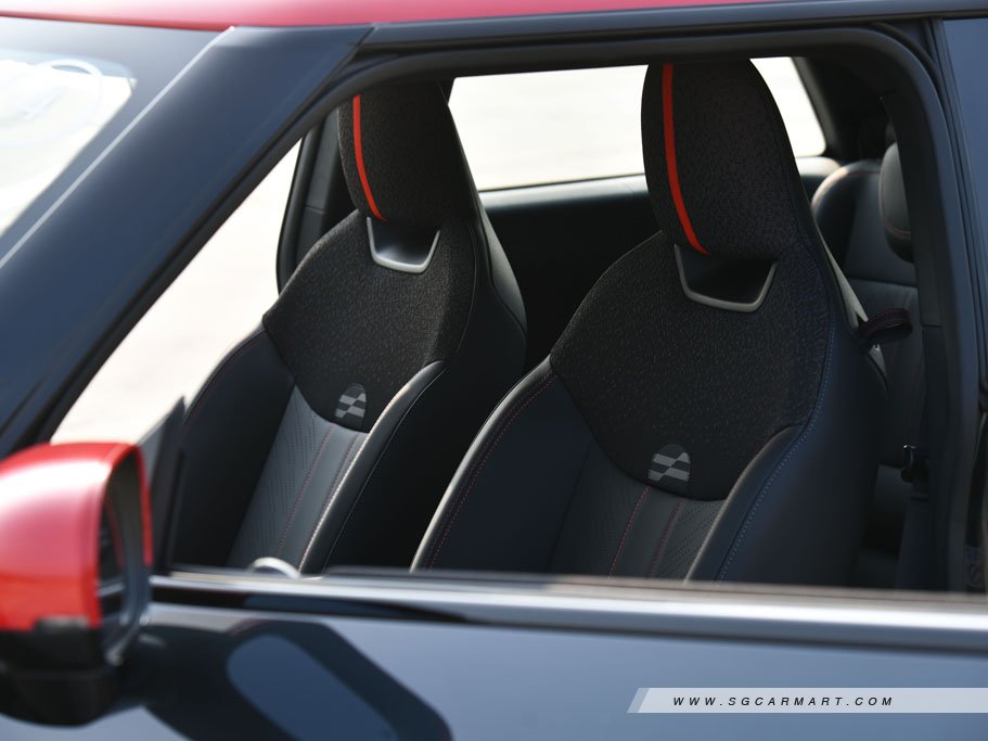 https://i.i-sgcm.com/new_cars/cars/22048/22048_g11