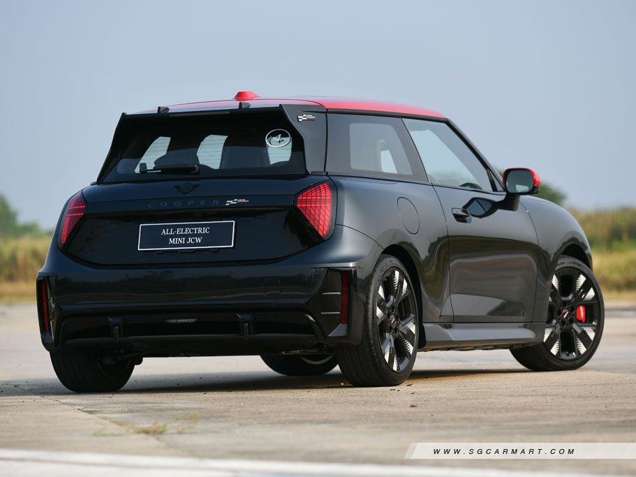 https://i.i-sgcm.com/new_cars/cars/22048/22048_g2