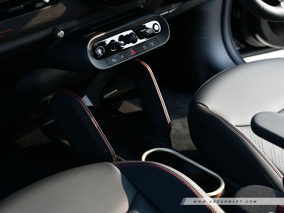 https://i.i-sgcm.com/new_cars/cars/22048/22048_g9