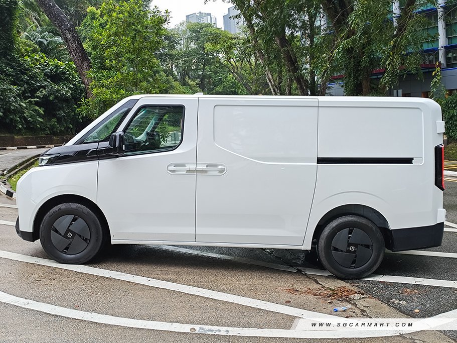 https://i.i-sgcm.com/new_cars/cars/22050/22050_g3