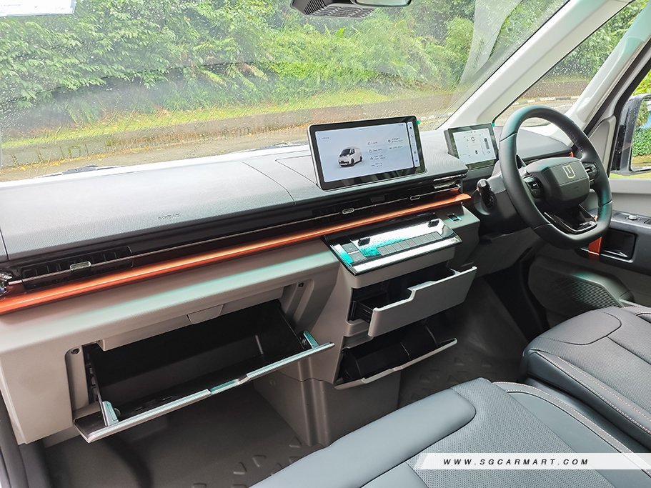 https://i.i-sgcm.com/new_cars/cars/22050/22050_g5