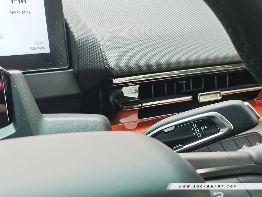 https://i.i-sgcm.com/new_cars/cars/22050/22050_g7