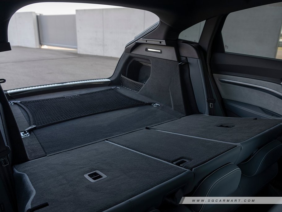 Audi e-tron Sportback Electric 10