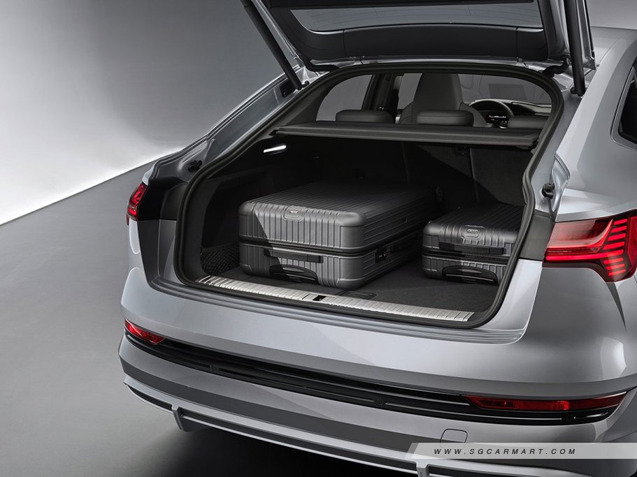 Audi e-tron Sportback Electric 12