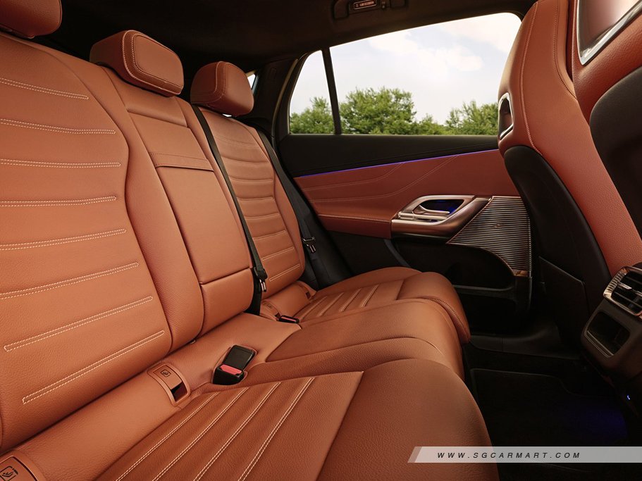 Mercedes-Benz GLC Electric 12