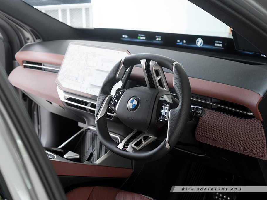 https://i.i-sgcm.com/new_cars/cars/22068/22068_g23