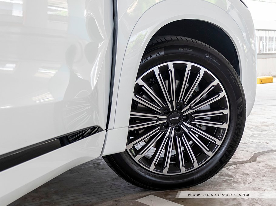 https://i.i-sgcm.com/new_cars/cars/22090/22090_g24