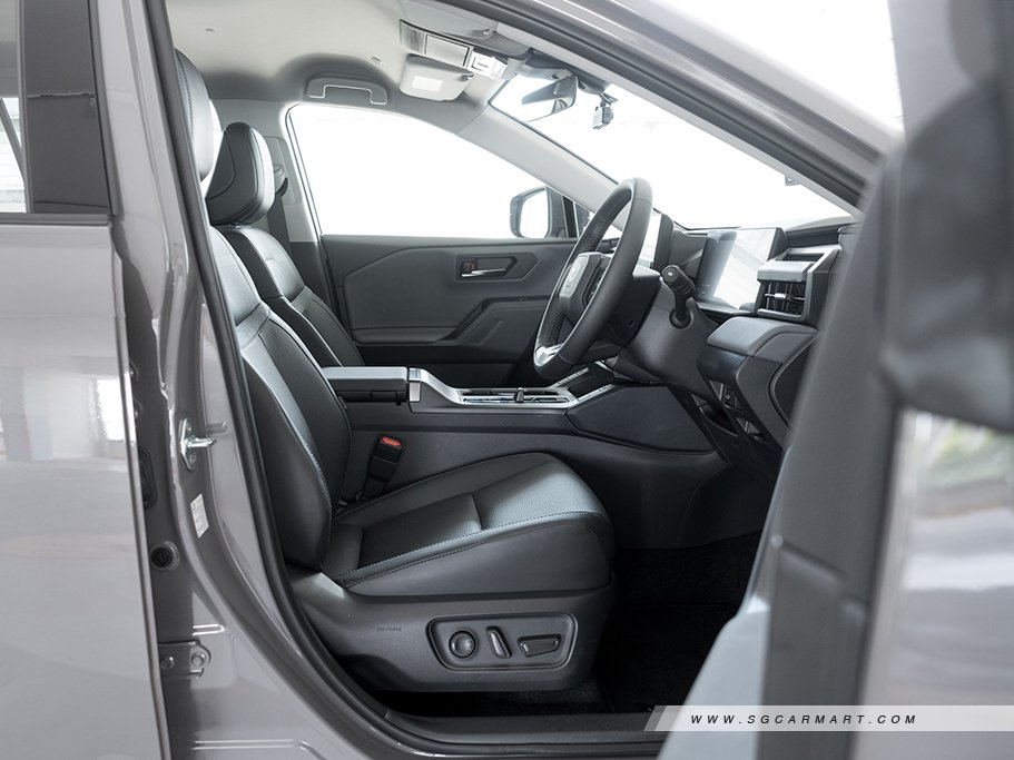 https://i.i-sgcm.com/new_cars/cars/22093/22093_g32