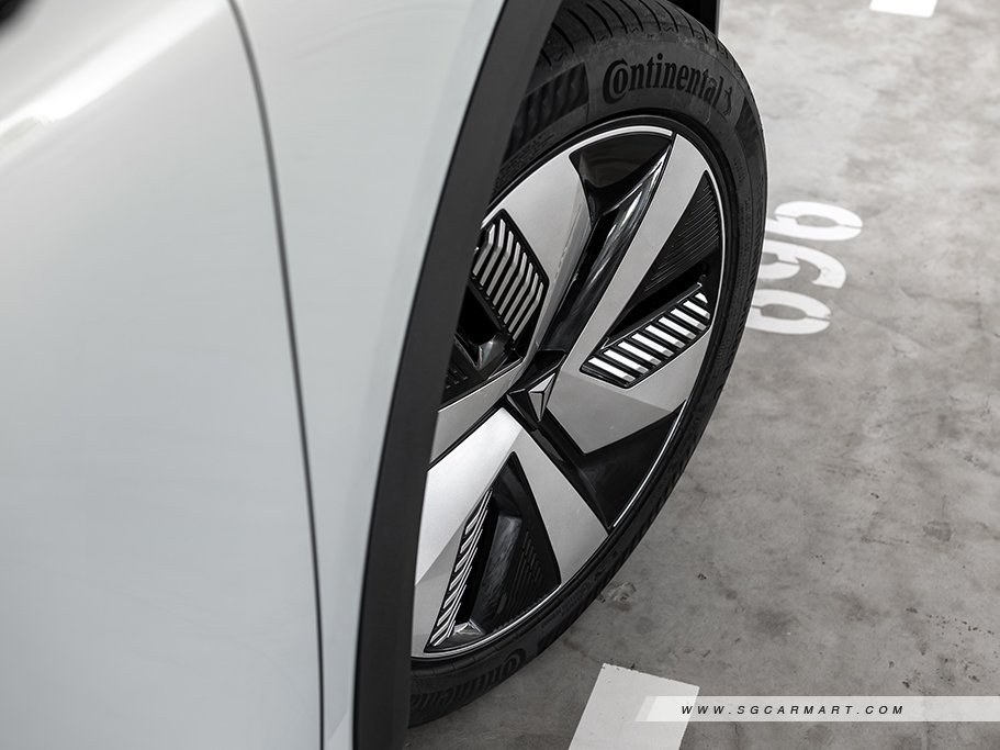 https://i.i-sgcm.com/new_cars/cars/22101/22101_g22