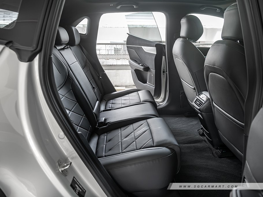 https://i.i-sgcm.com/new_cars/cars/22101/22101_g31