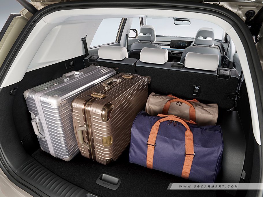 KGM Torres Hybrid 11