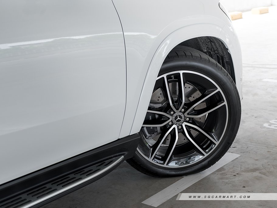 https://i.i-sgcm.com/new_cars/cars/22124/22124_g23