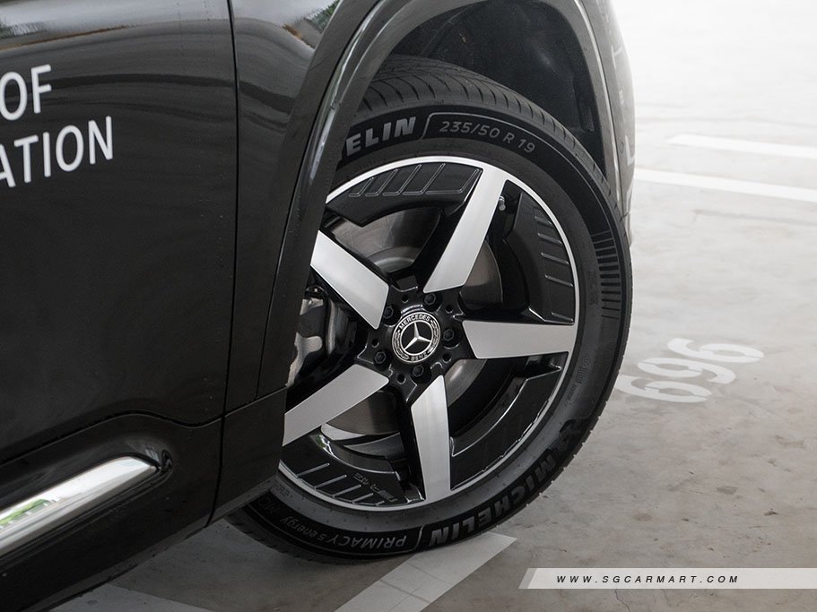 https://i.i-sgcm.com/new_cars/cars/22126/22126_g19