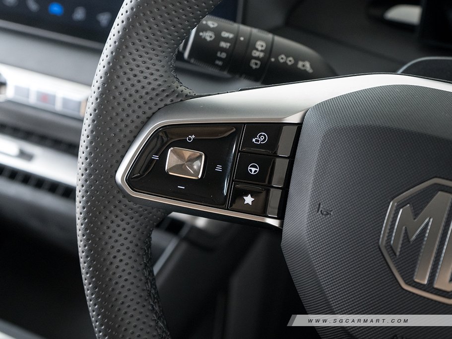 https://i.i-sgcm.com/new_cars/cars/22129/22129_g26