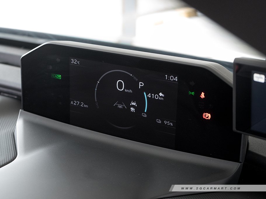 https://i.i-sgcm.com/new_cars/cars/22138/22138_g25