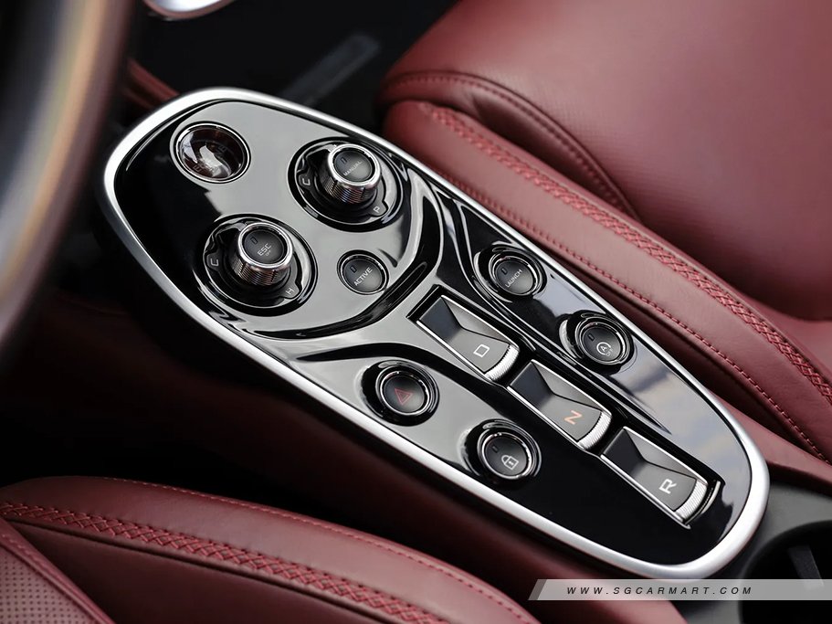 https://i.i-sgcm.com/new_cars/cars/22142/22142_g11