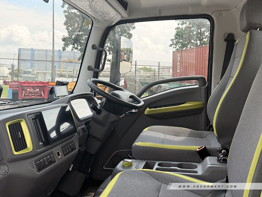 https://i.i-sgcm.com/new_cars/cars/22151/22151_g13