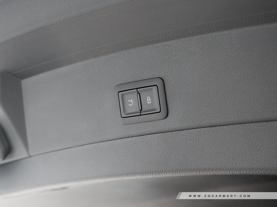 https://i.i-sgcm.com/new_cars/cars/22167/22167_g38