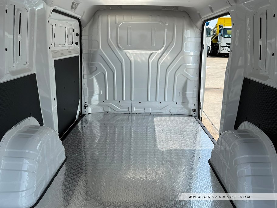 https://i.i-sgcm.com/new_cars/cars/22170/22170_g12