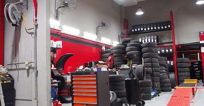 flat tire repair shop near 60169