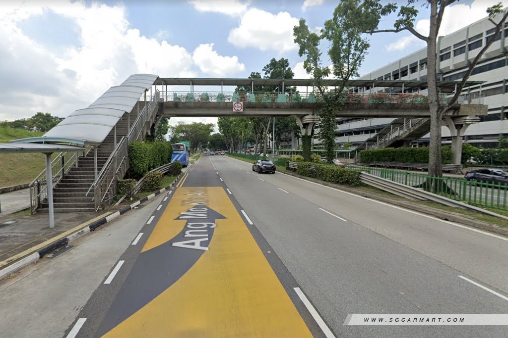 Ang Mo Kio Avenue 5 Overhead bridge