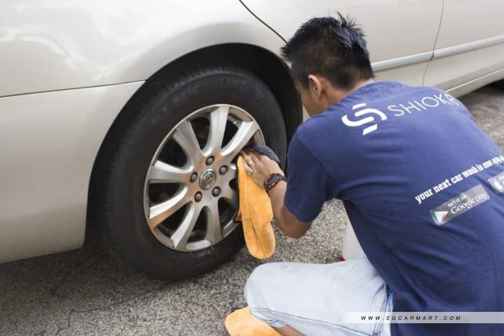 Affordable car wash with vacuum & interior clean by car grooming