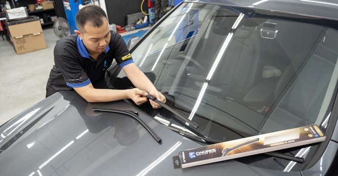How to Replace the Windshield Wiper Blades Wipers on A 2022 Tesla Model Y  (Very Easy!) Maintenence 