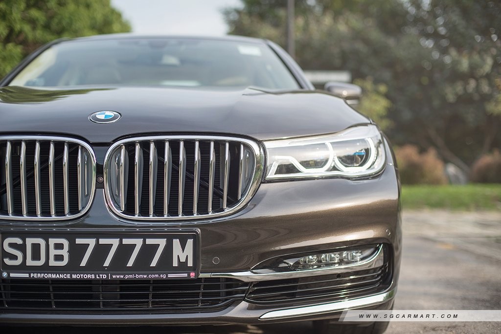 sgCarMart studies the design of the new BMW 7 Series