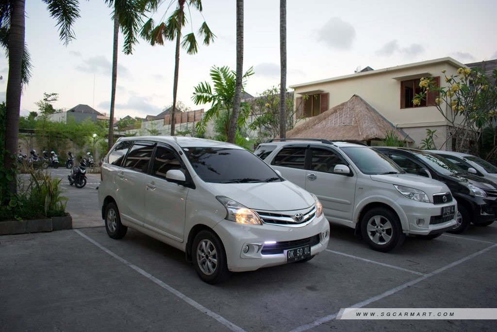 Five reasons why you should drive on a holiday