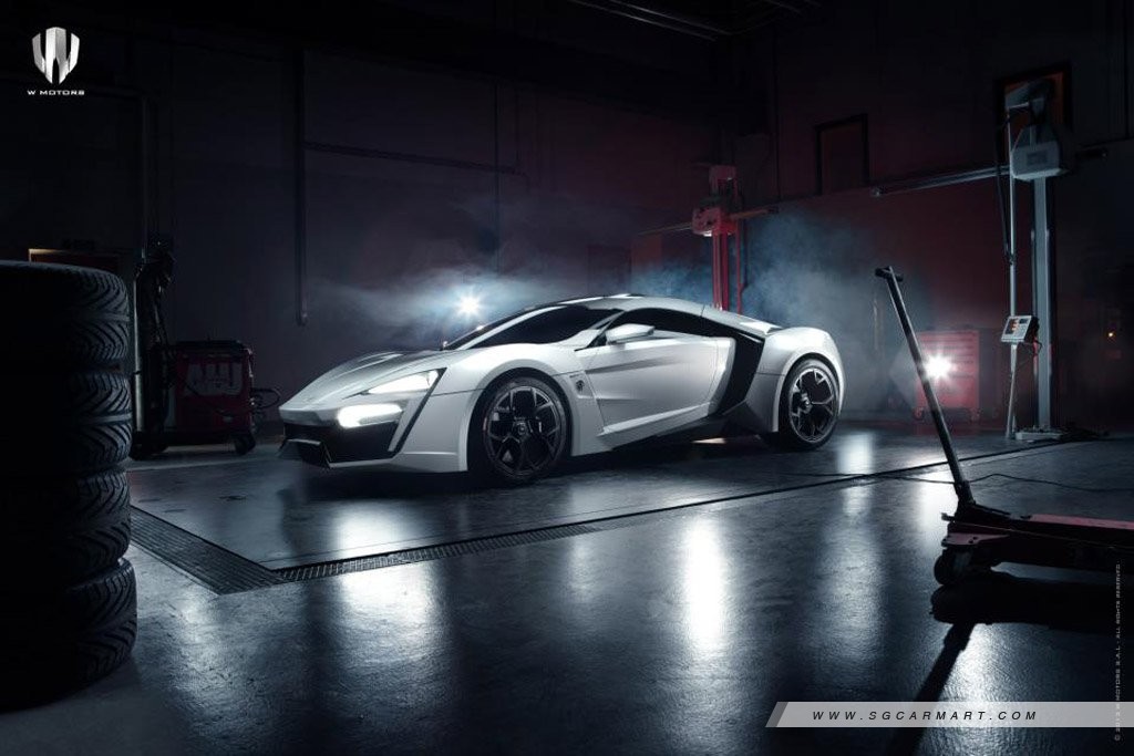 Lykan Hypersport Side