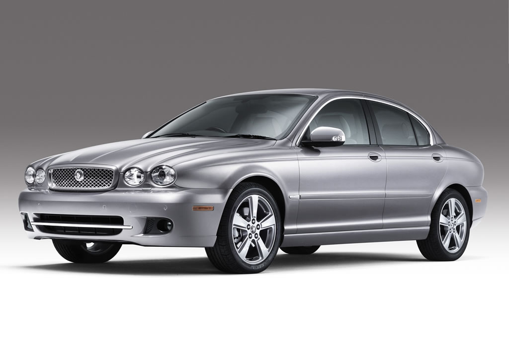 Jaguar reveals the new generation X-Type