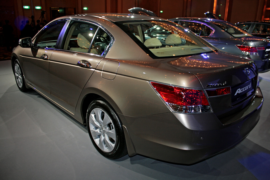 Honda introduces new Accord - Sgcarmart